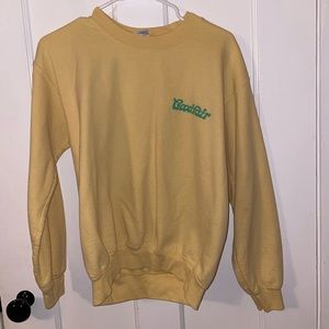 Yellow Gildan Sweatshirt, size S